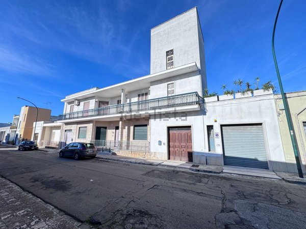 casa indipendente in vendita a Campi Salentina