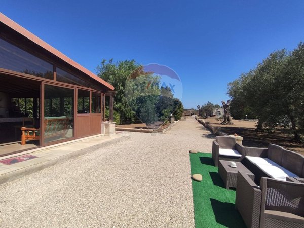 casa indipendente in vendita a Campi Salentina