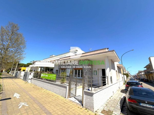 ufficio in vendita a Campi Salentina