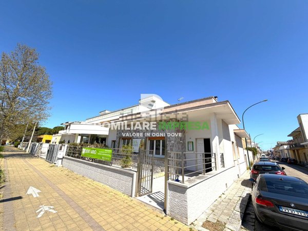 ufficio in vendita a Campi Salentina