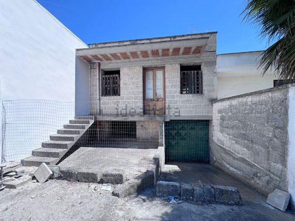 casa indipendente in vendita a Campi Salentina