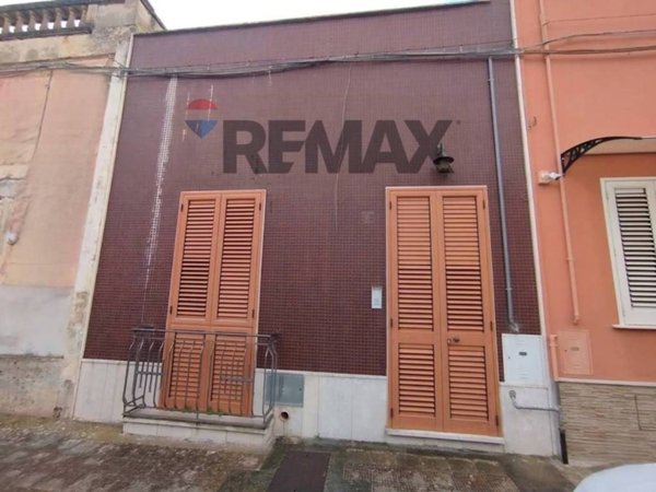 casa indipendente in vendita a Campi Salentina