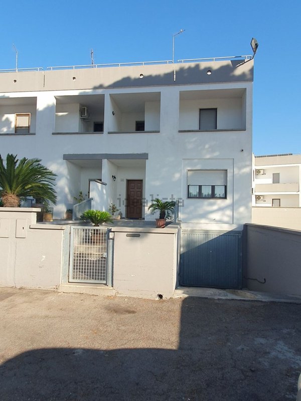 casa indipendente in vendita a Campi Salentina