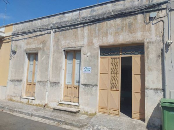 appartamento in vendita a Campi Salentina