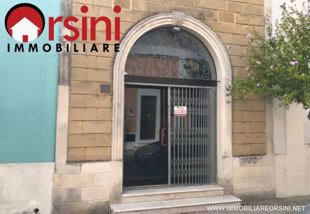 negozio in vendita a Campi Salentina