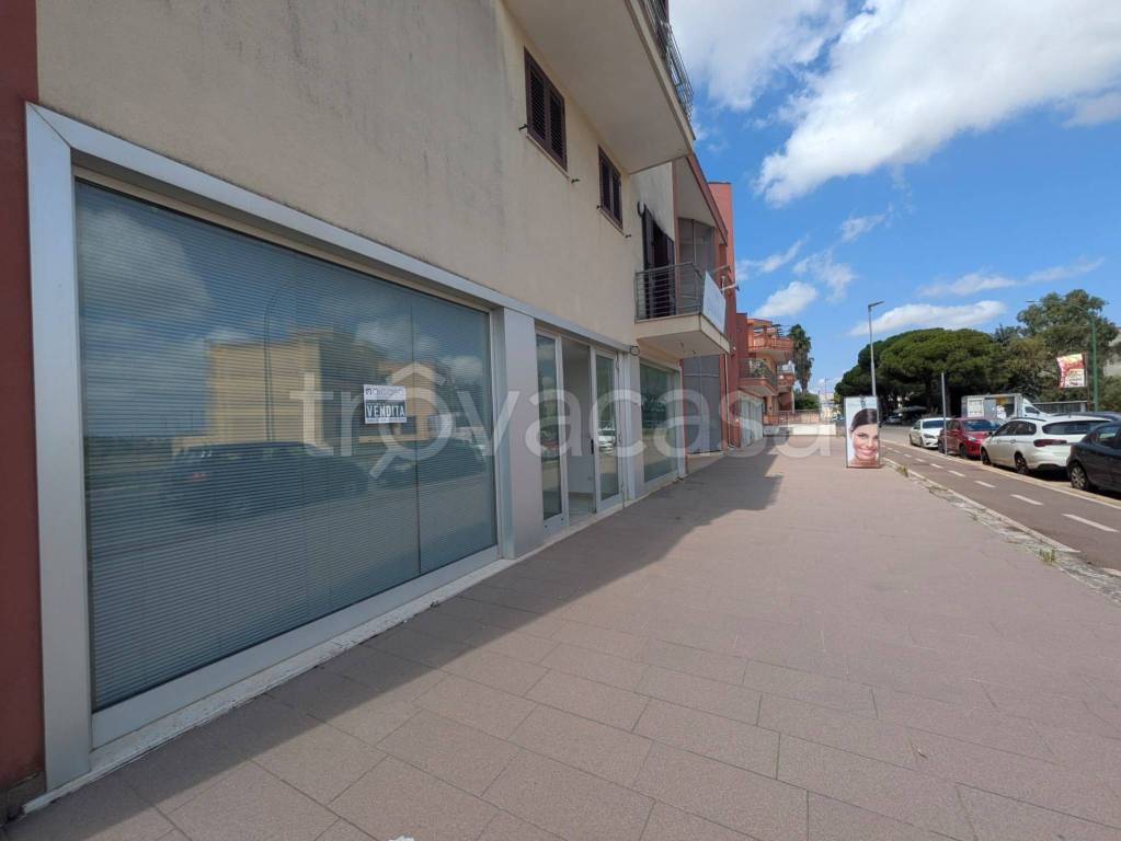 locale commerciale in vendita a Campi Salentina