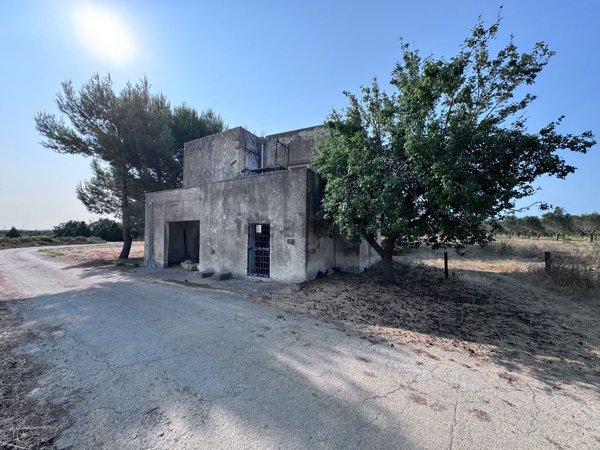 casa indipendente in vendita a Campi Salentina