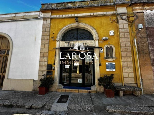 negozio in vendita a Caprarica di Lecce