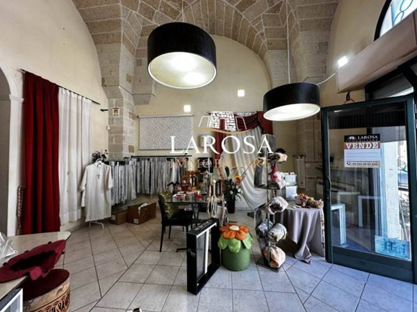 negozio in vendita a Caprarica di Lecce