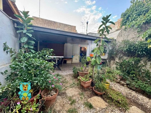 casa indipendente in vendita a Caprarica di Lecce