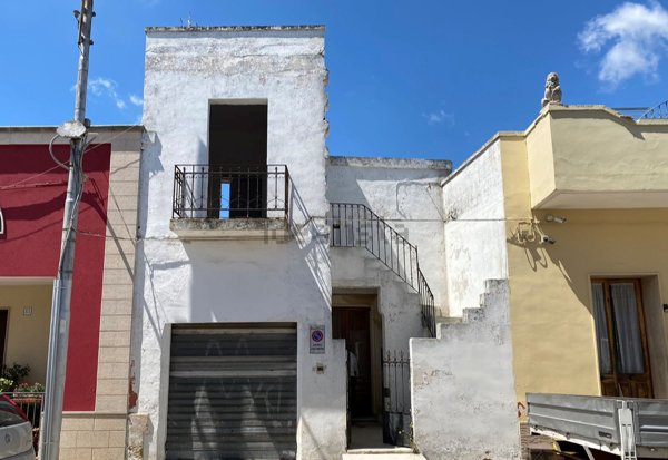 casa indipendente in vendita a Caprarica di Lecce