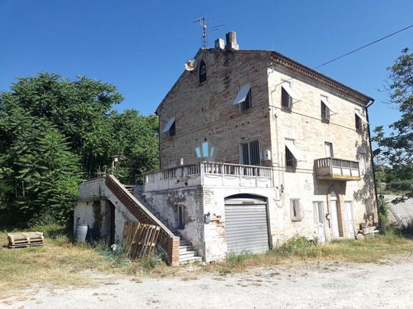 casa indipendente in vendita a Carmiano in zona Magliano