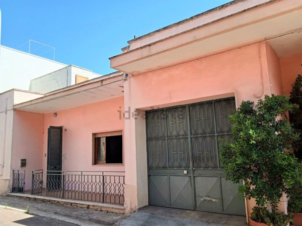 casa indipendente in vendita a Carmiano