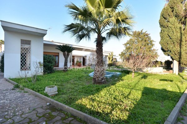 casa indipendente in vendita a Carmiano