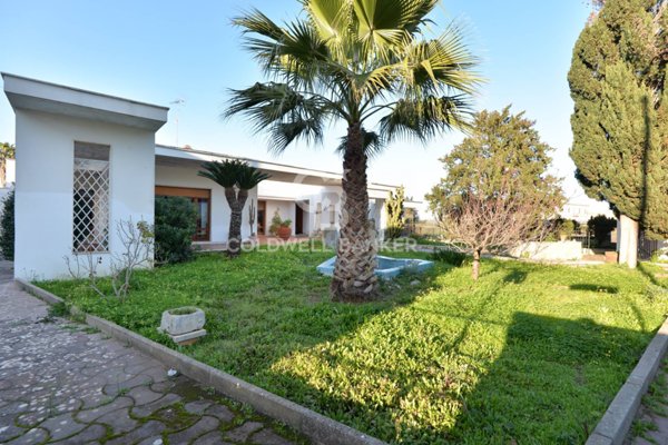 casa indipendente in vendita a Carmiano