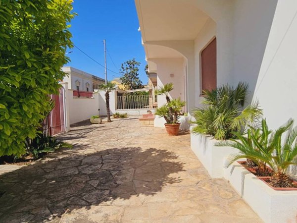 casa indipendente in vendita a Carmiano
