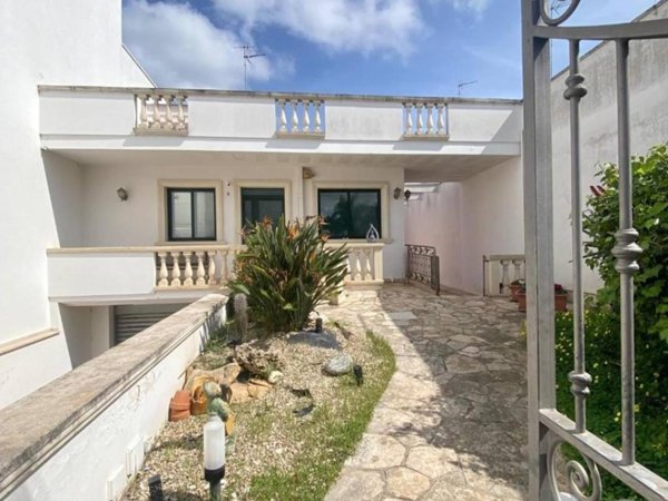 casa indipendente in vendita a Carmiano