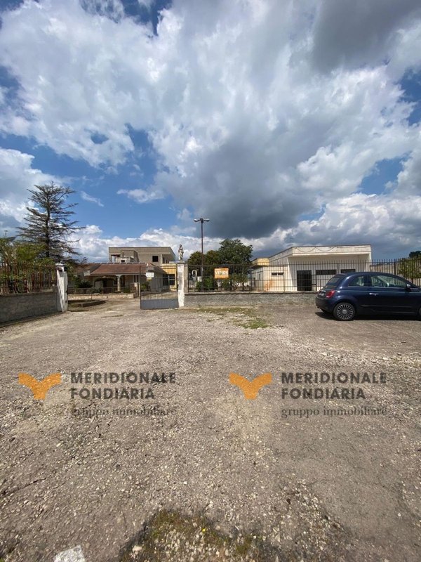 capannone in vendita a Carmiano