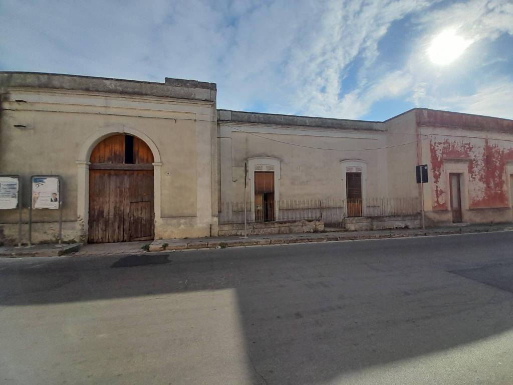 appartamento in vendita a Carmiano in zona Magliano