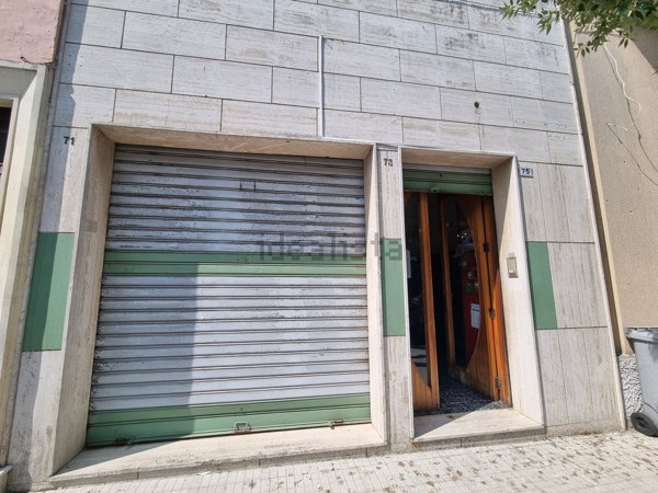 locale commerciale in vendita a Carmiano