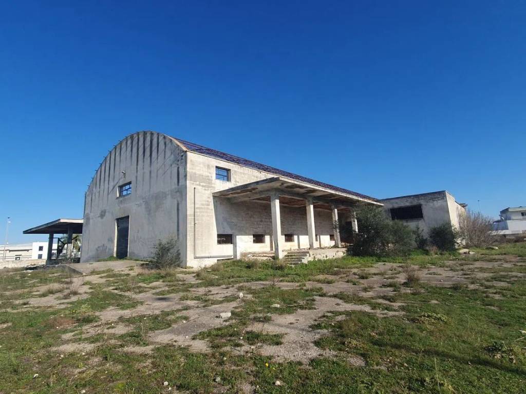 locale commerciale in vendita a Carmiano