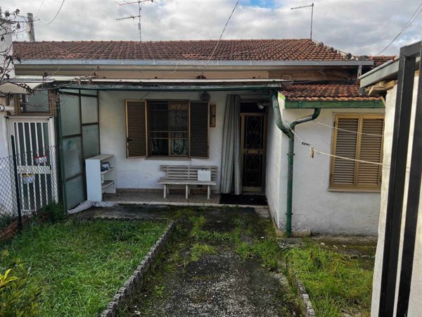 casa indipendente in vendita a Carmiano in zona Magliano