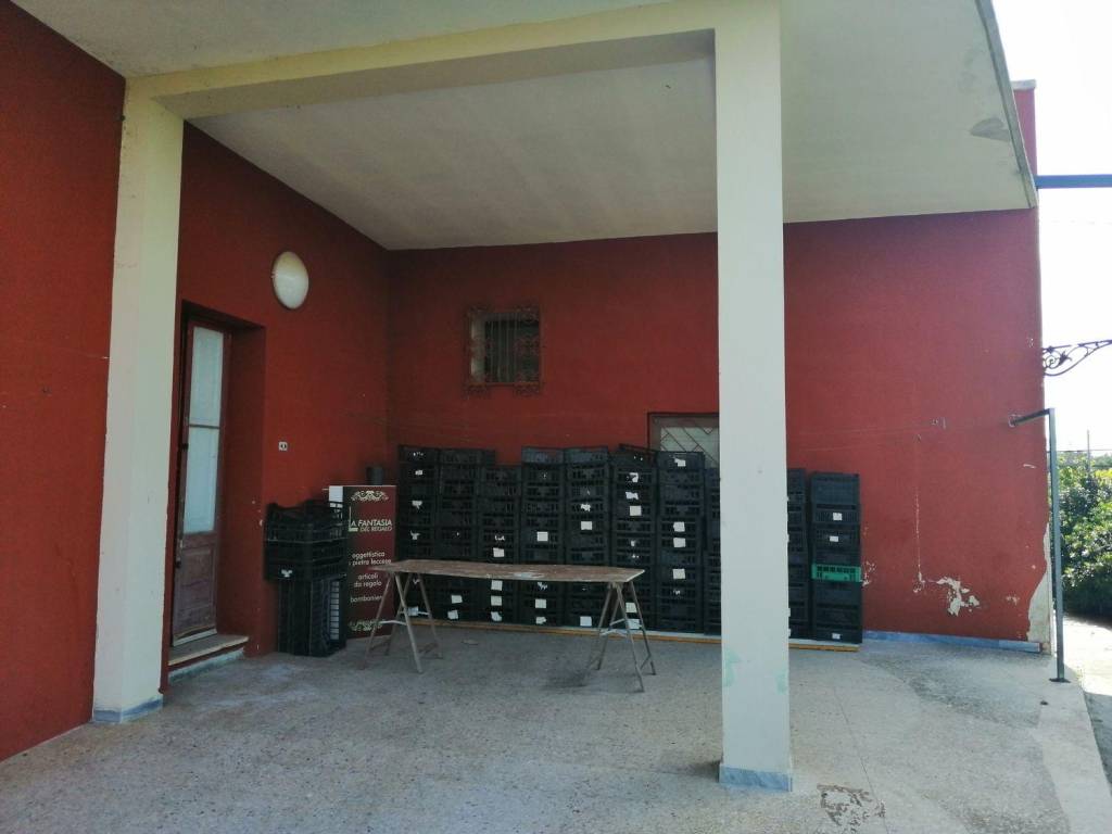 casa indipendente in vendita a Carmiano in zona Magliano