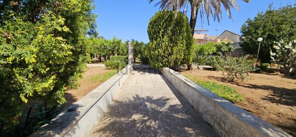 casa indipendente in vendita a Carmiano