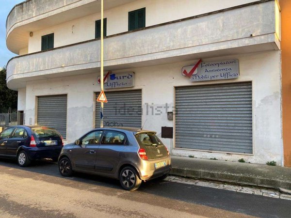 locale commerciale in vendita a Carmiano