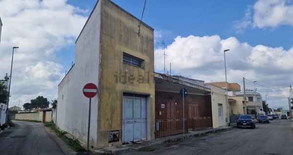 casa indipendente in vendita a Carmiano in zona Magliano