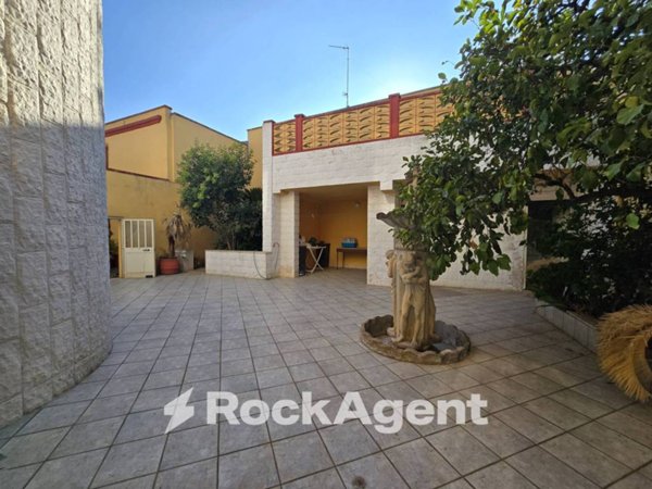 intera palazzina in vendita a Carmiano