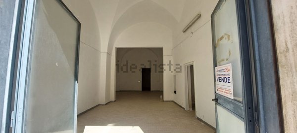 locale commerciale in vendita a Carmiano