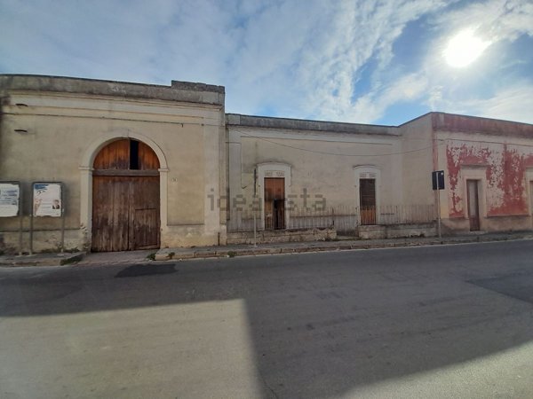 casa indipendente in vendita a Carmiano in zona Magliano