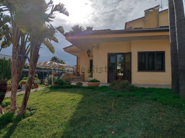 casa indipendente in vendita a Carmiano