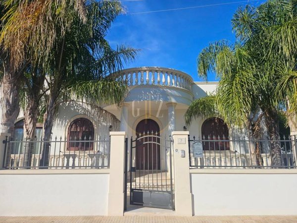 casa indipendente in vendita a Carmiano