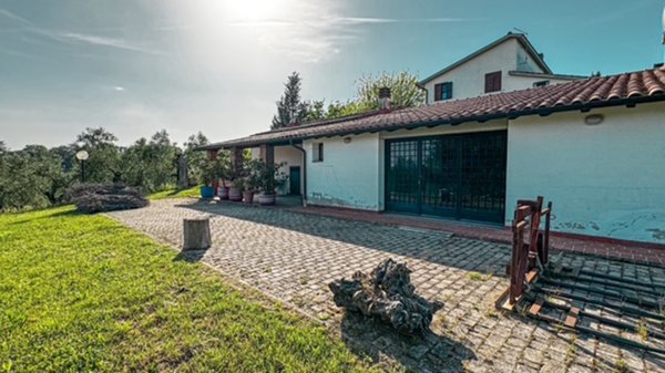 casa indipendente in vendita a Carmiano in zona Magliano
