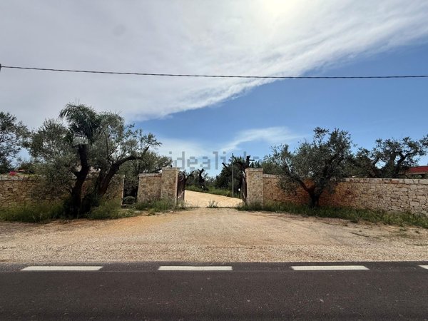 casa indipendente in vendita a Carmiano in zona Magliano