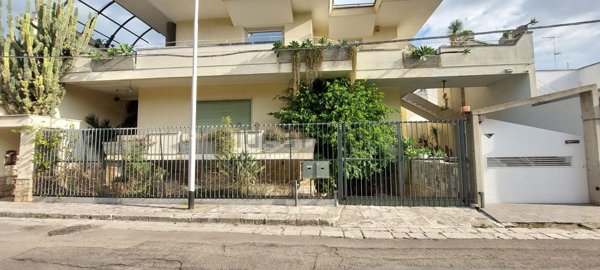 casa indipendente in vendita a Carmiano