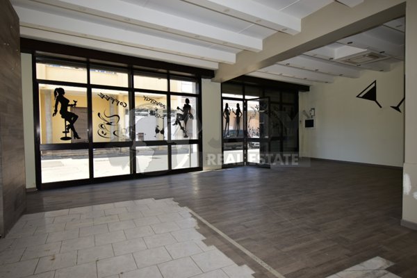 locale commerciale in vendita a Carmiano