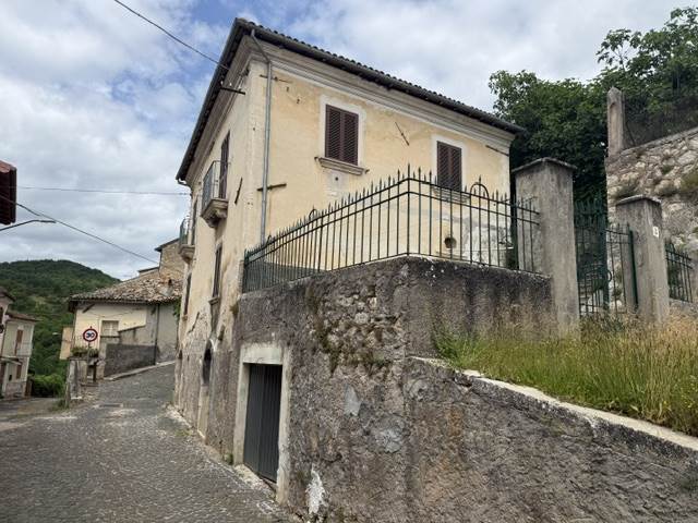appartamento in vendita a Carmiano in zona Magliano