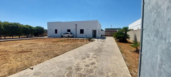 casa indipendente in vendita a Carmiano