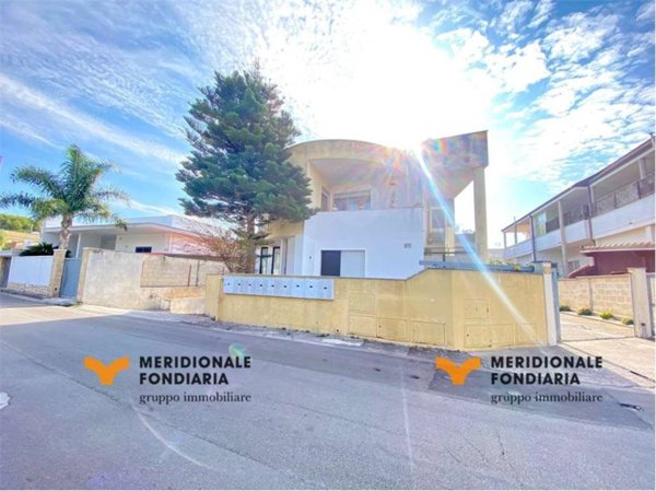 casa indipendente in vendita a Carmiano