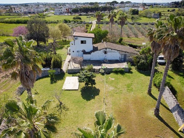 casa indipendente in vendita a Carpignano Salentino