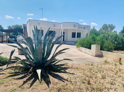 casa indipendente in vendita a Carpignano Salentino