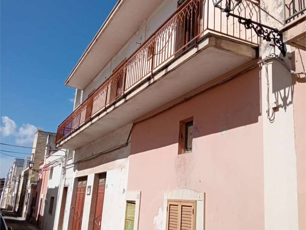 intera palazzina in vendita a Casarano