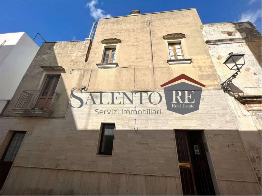 intera palazzina in vendita a Casarano