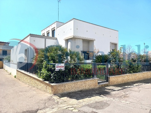 casa indipendente in vendita a Casarano