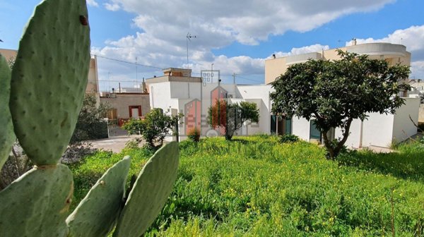 casa indipendente in vendita a Casarano