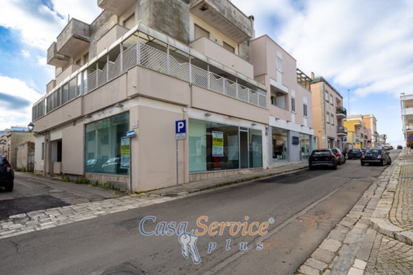 locale commerciale in vendita a Casarano