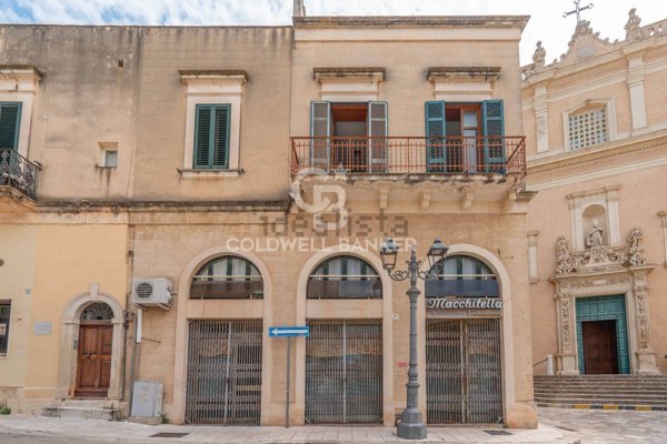 locale commerciale in vendita a Casarano